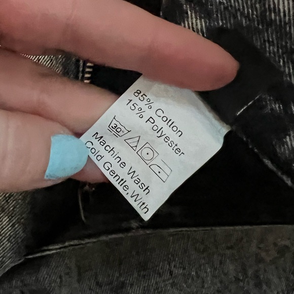 High Waist Ripped Raw Hem Cropped Jeans - Picture 12 of 12